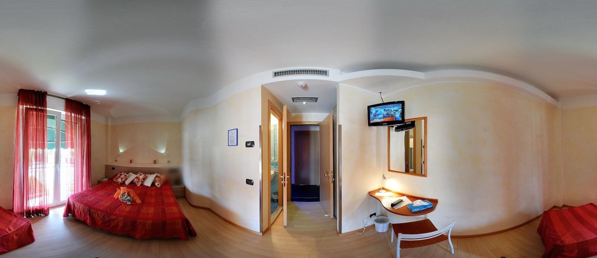 Hotel Savoia Lignano Sabbiadoro Exterior foto