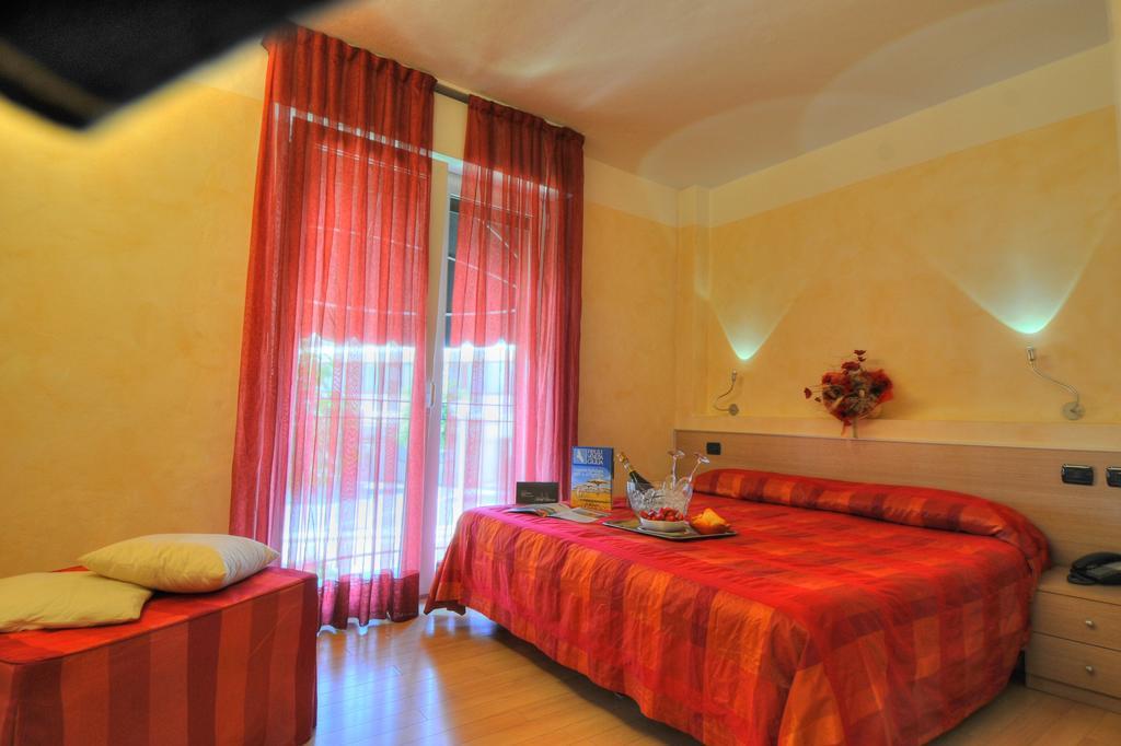 Hotel Savoia Lignano Sabbiadoro Exterior foto